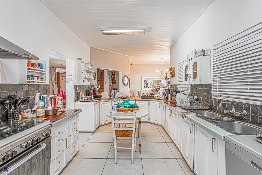 8 Bedroom Property for Sale in Country Club Western Cape